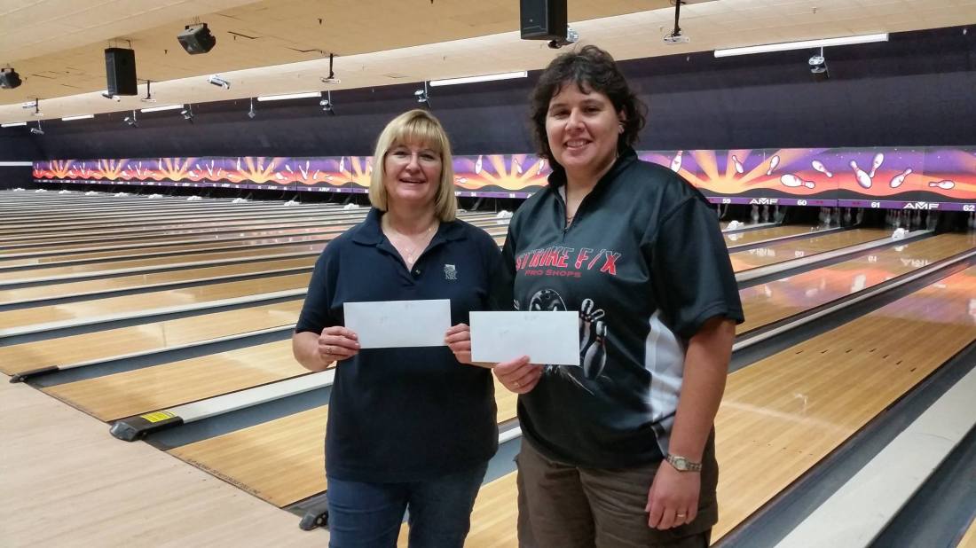 Sept. 2015 RI Ladies Classic champion Tina Gannon (R) with runner-up Shaunna Varin (L) (Photo courtesy of RI Ladies Classic)